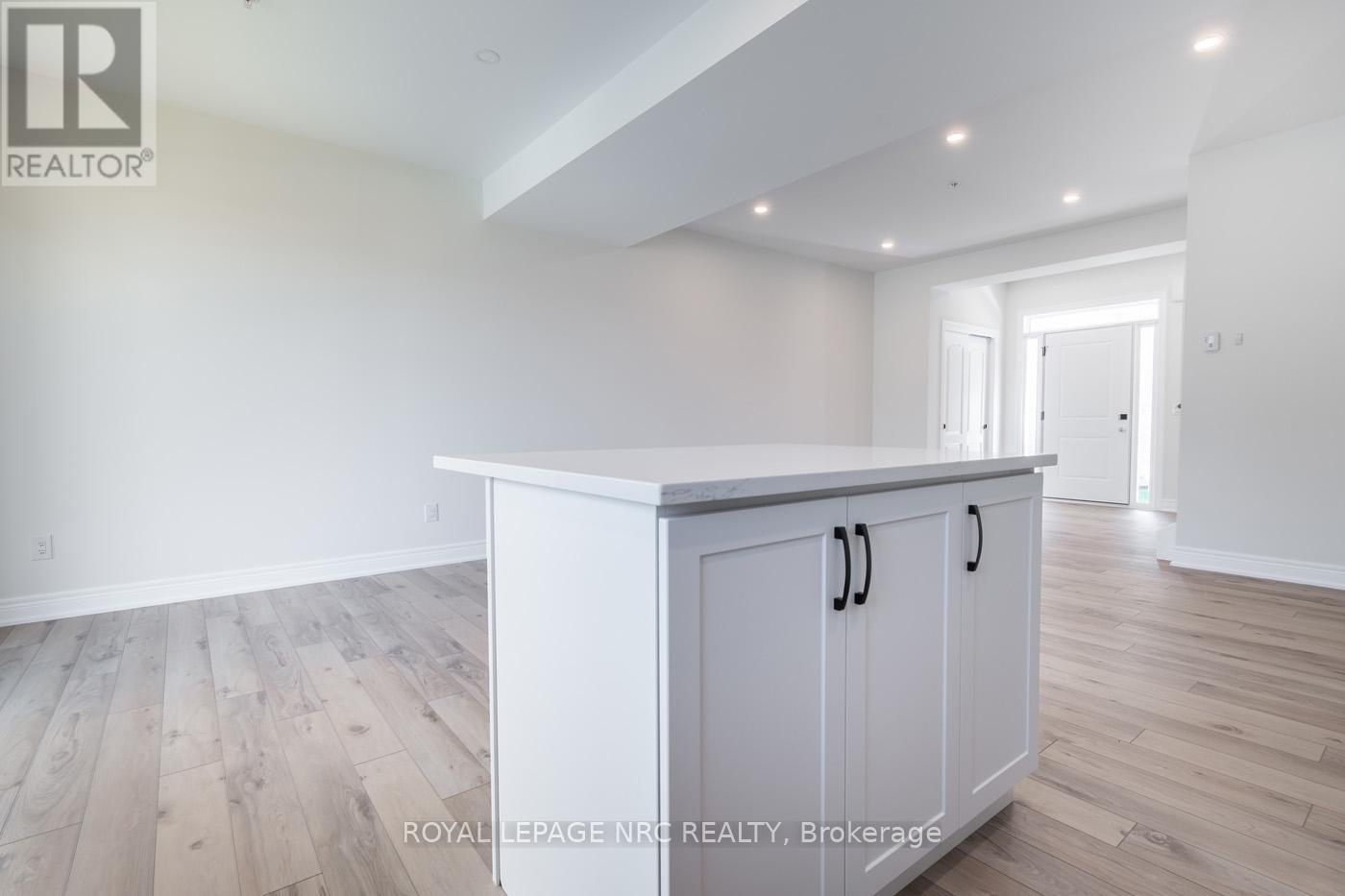 15 - 121A Moffatt Street, St. Catharines (Oakdale), ON - Indoor Photo Showing Other Room