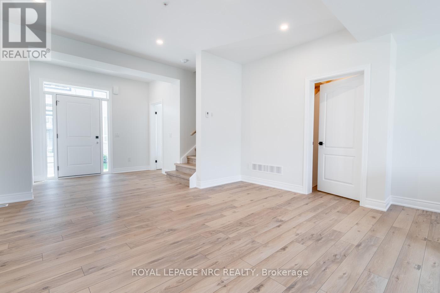 15 - 121A Moffatt Street, St. Catharines (Oakdale), ON - Indoor Photo Showing Other Room