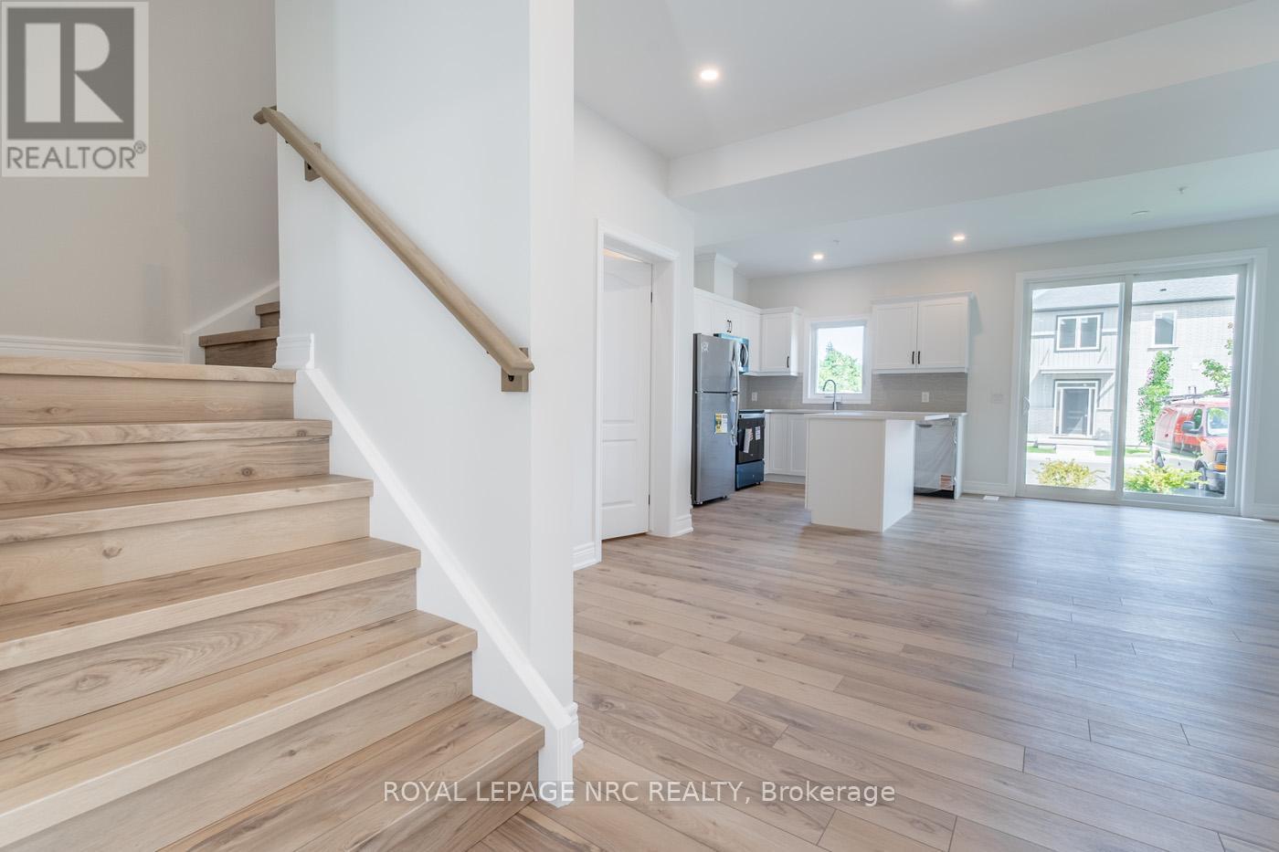 15 - 121A Moffatt Street, St. Catharines (Oakdale), ON - Indoor Photo Showing Other Room