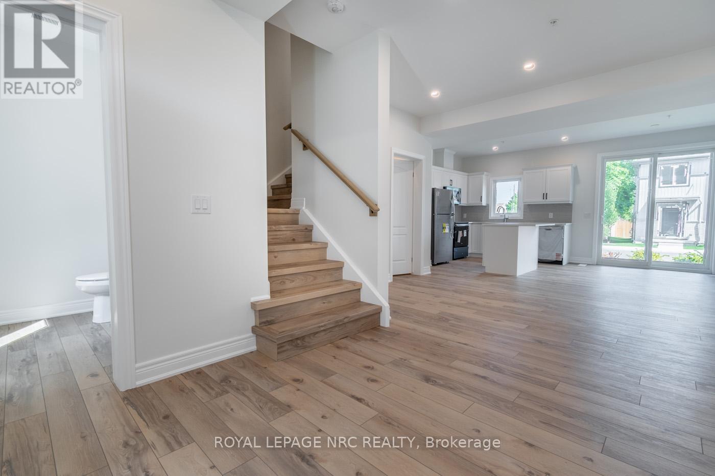 15 - 121A Moffatt Street, St. Catharines (Oakdale), ON - Indoor