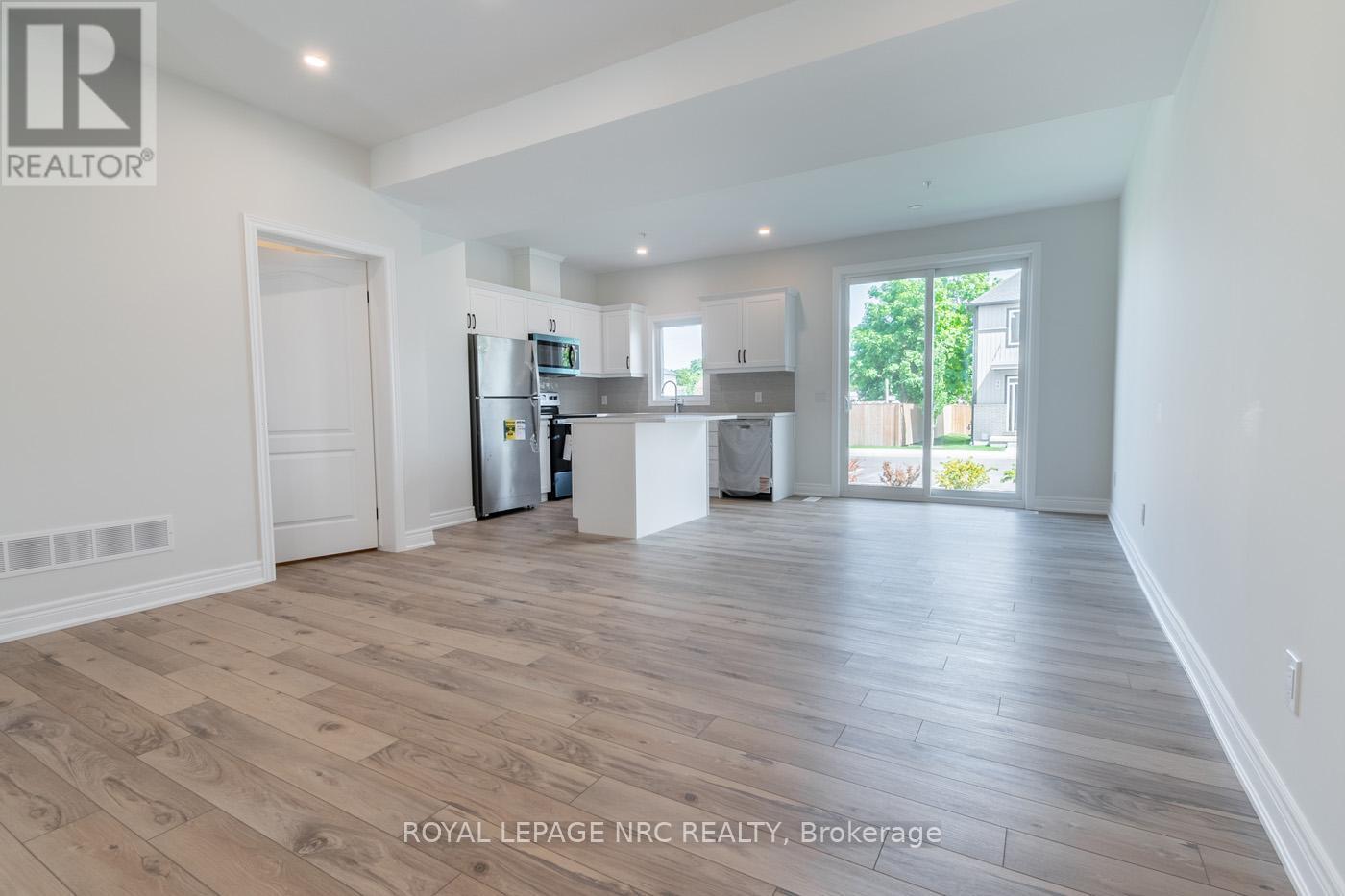 15 - 121A Moffatt Street, St. Catharines (Oakdale), ON - Indoor