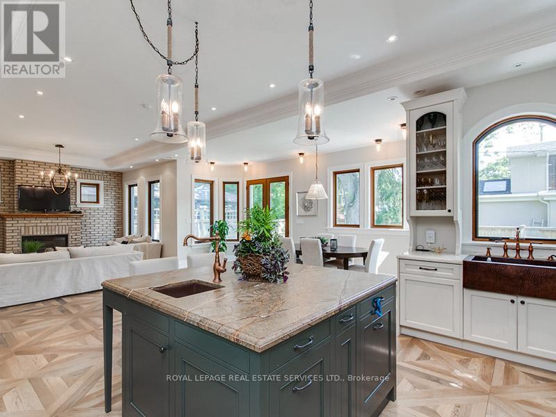441 Oriole Parkway, Toronto, ON - Indoor Photo Showing Kitchen With Fireplace