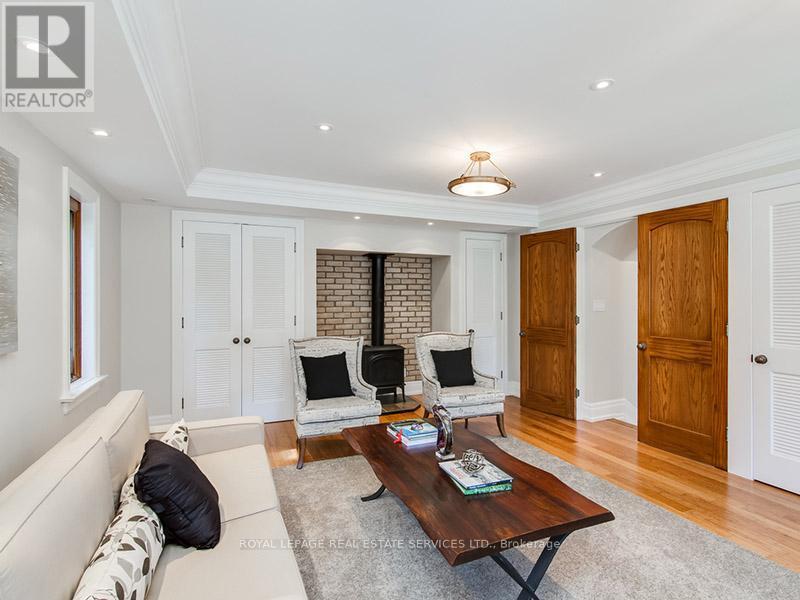 441 Oriole Parkway, Toronto, ON - Indoor Photo Showing Living Room