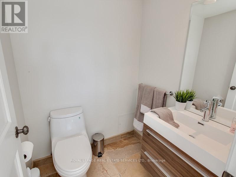 441 Oriole Parkway, Toronto, ON - Indoor Photo Showing Bathroom