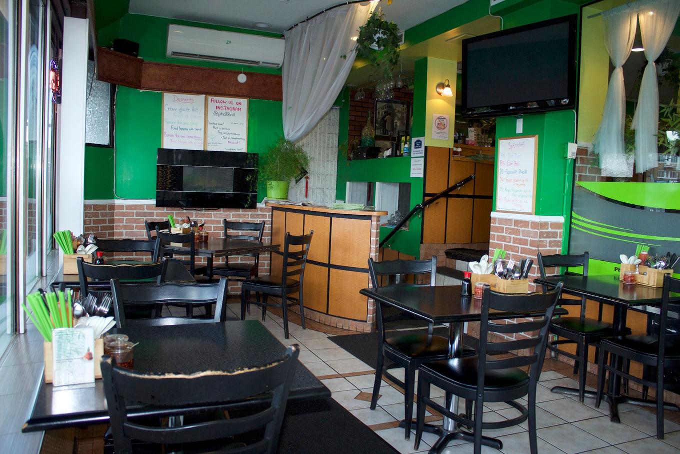 Commerce - 21-5136 Boul. Décarie, Montréal (Côte-Des-Neiges/Notre-Dame-De-Grâce), QC