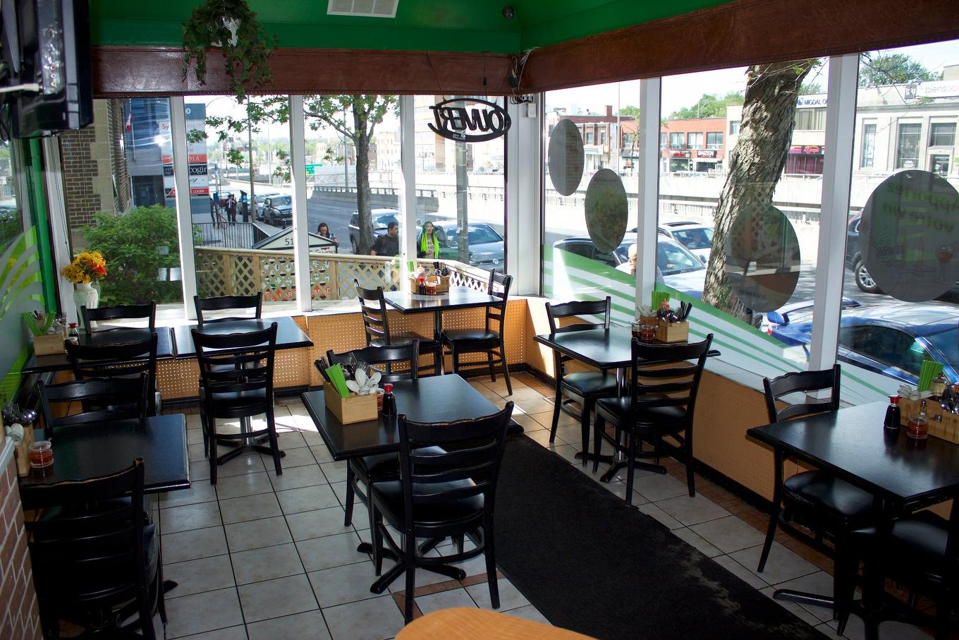 Commerce - 21-5136 Boul. Décarie, Montréal (Côte-Des-Neiges/Notre-Dame-De-Grâce), QC