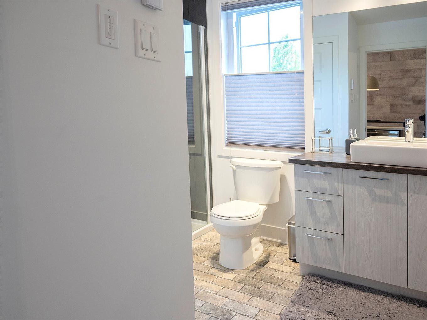 Bathroom - 112-1410 Av. De Rochechouart, Saint-Jérôme, QC - Indoor Photo Showing Bathroom