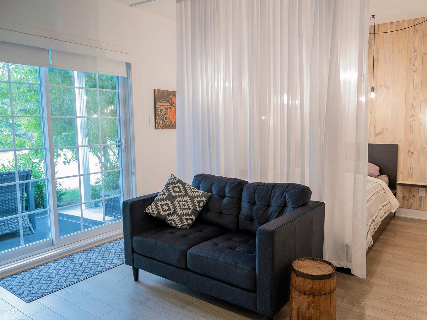 Living room - 112-1410 Av. De Rochechouart, Saint-Jérôme, QC - Indoor Photo Showing Living Room