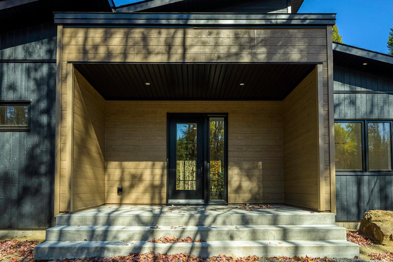 Entrée extérieure - 1801 Ch. Domaine Sur Le Lac, Sainte-Lucie-Des-Laurentides, QC - Outdoor With Exterior