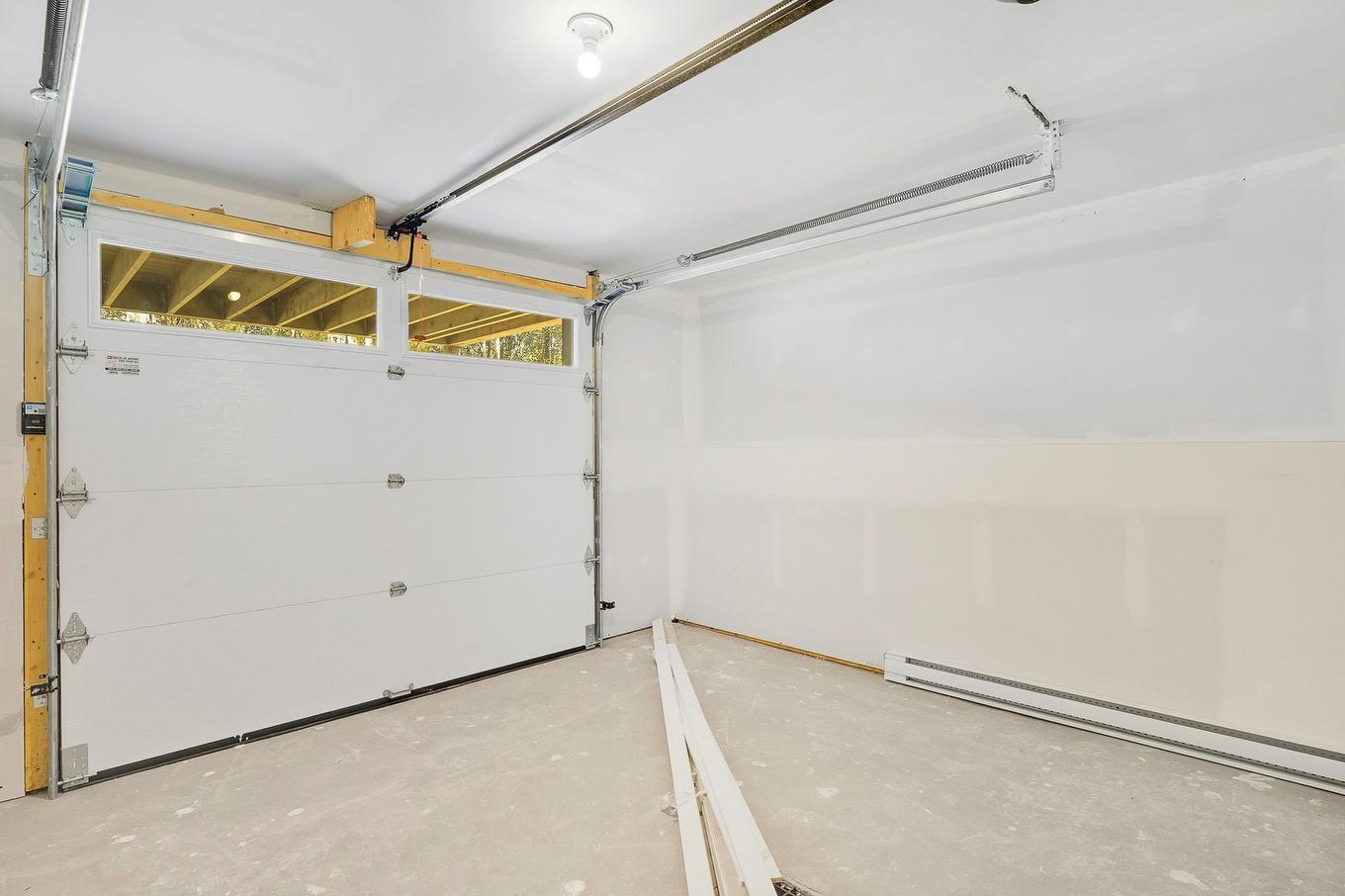 Autre - 1801 Ch. Domaine Sur Le Lac, Sainte-Lucie-Des-Laurentides, QC - Indoor Photo Showing Garage