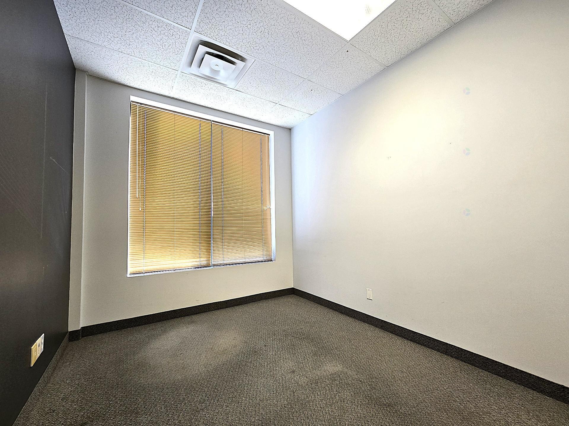 Office - 200-515 Boul. De La Concorde O., Laval (Laval-Des-Rapides), QC - Indoor Photo Showing Other Room