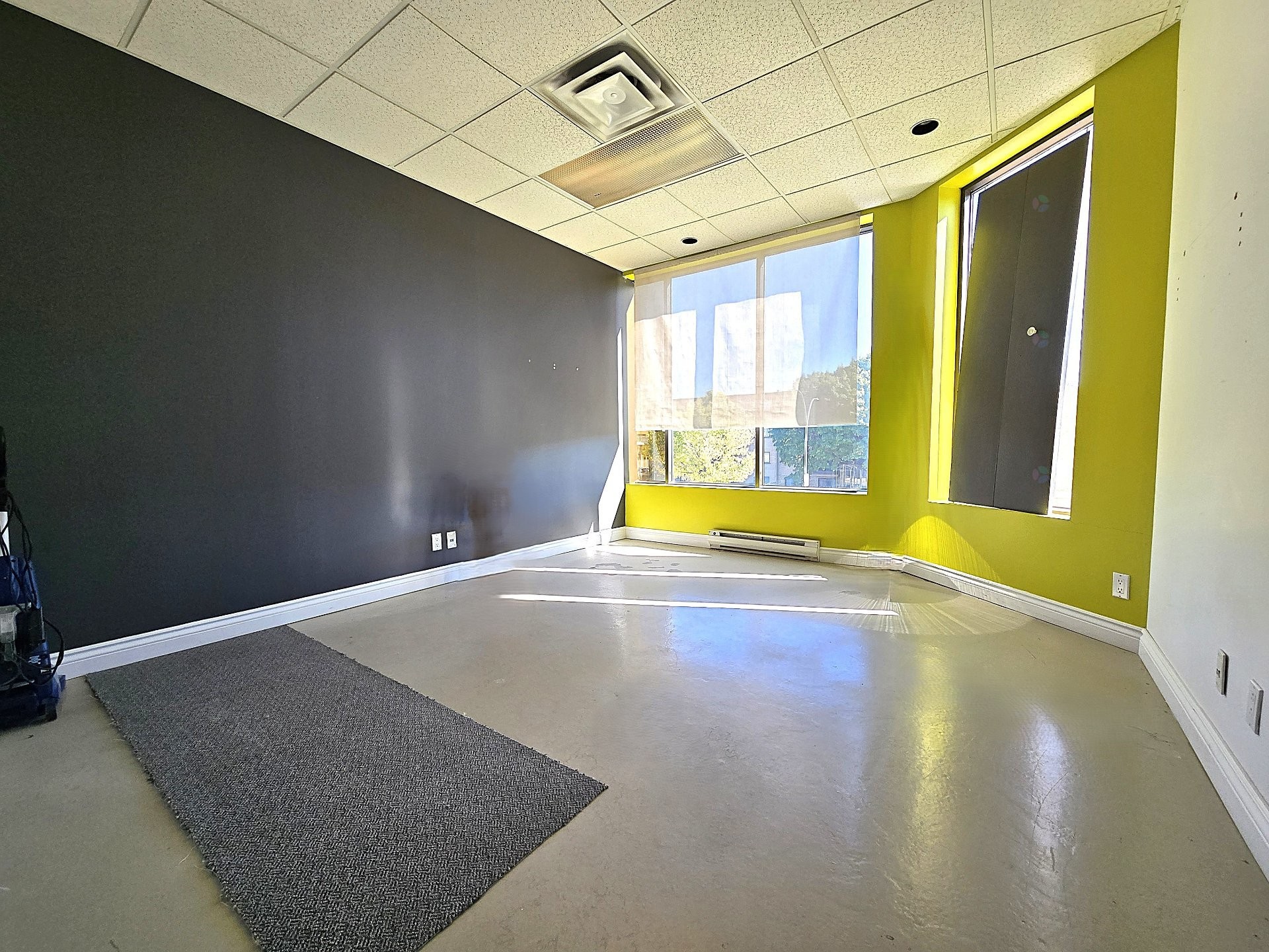 Office - 200-515 Boul. De La Concorde O., Laval (Laval-Des-Rapides), QC - Indoor Photo Showing Other Room