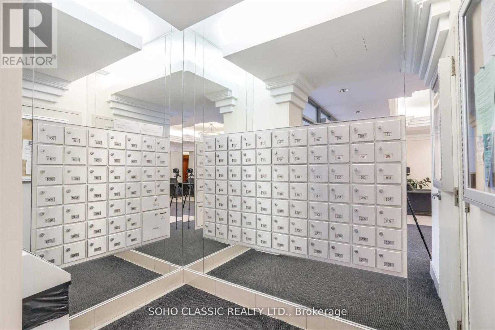 408 - 745 New Westminster Drive, Vaughan, ON - Indoor Photo Showing Other Room