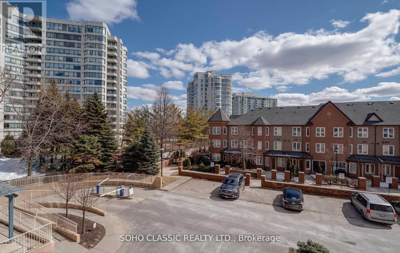 408 - 745 New Westminster Drive, Vaughan, ON - Outdoor