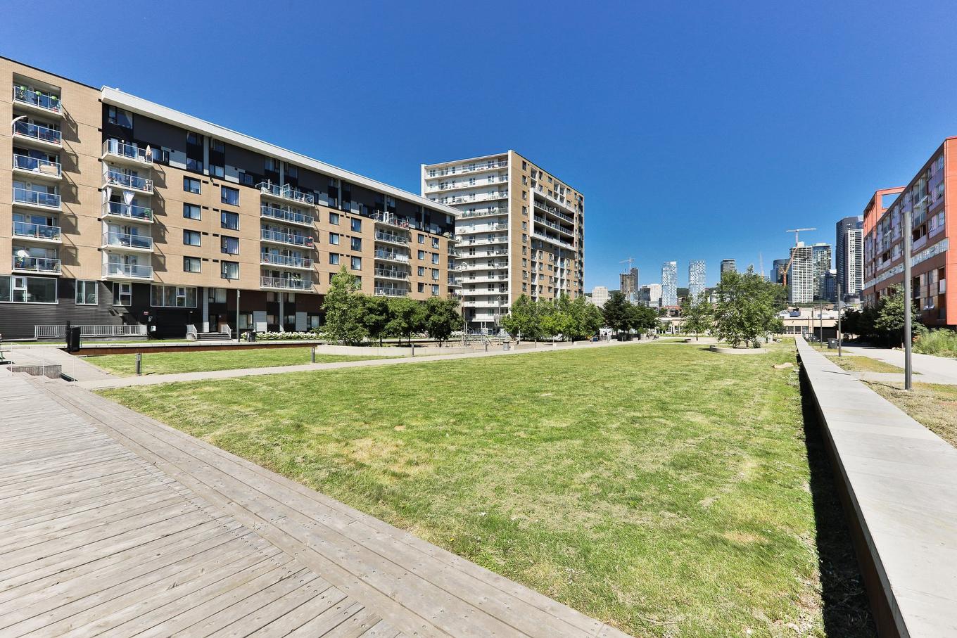 View - 222A-1550 Rue Des Bassins, Montréal (Le Sud-Ouest), QC - Outdoor With Facade