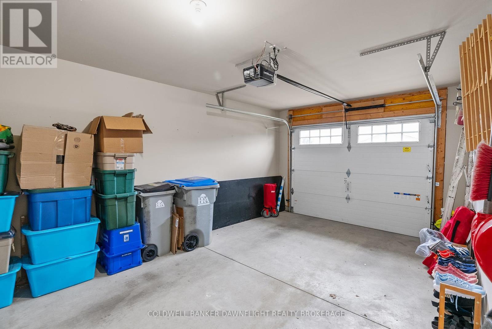 18 Devon Drive, South Huron (Exeter), ON - Indoor Photo Showing Garage