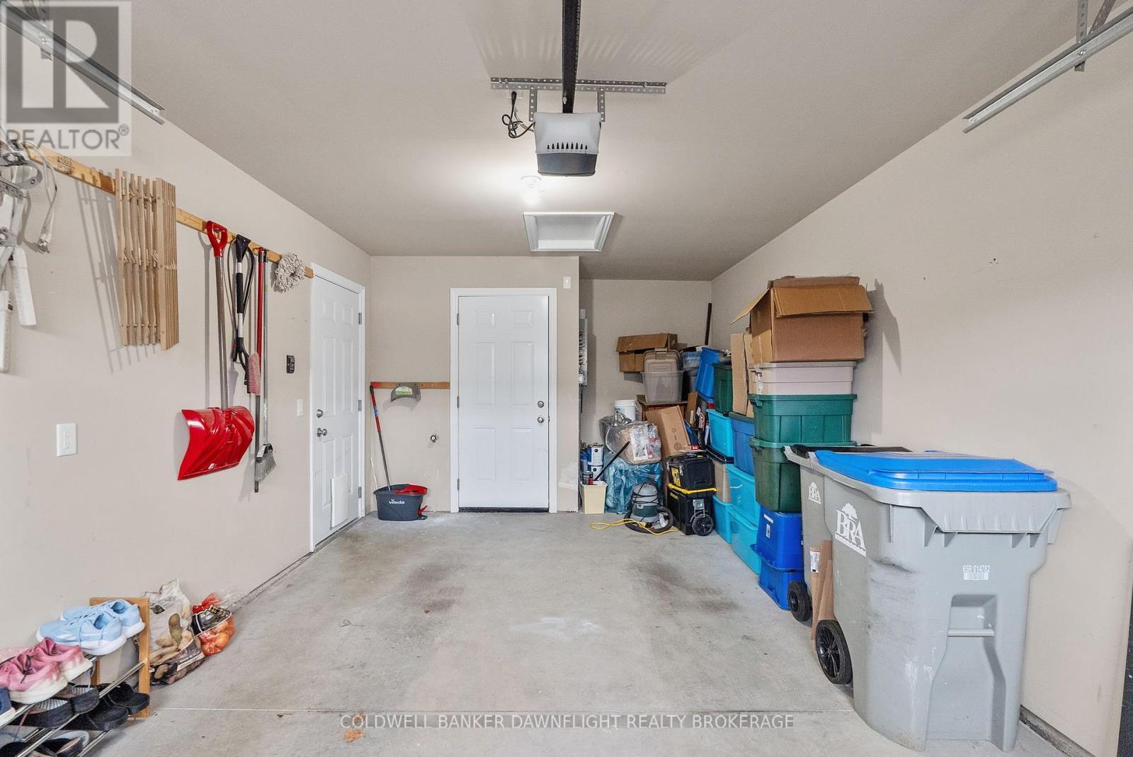 18 Devon Drive, South Huron (Exeter), ON - Indoor Photo Showing Garage