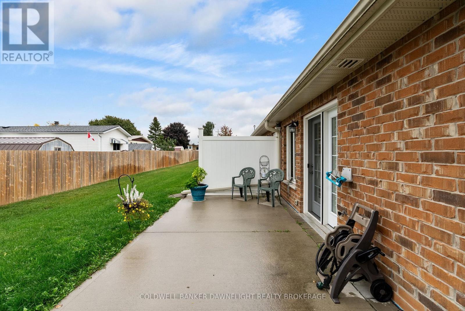 18 Devon Drive, South Huron (Exeter), ON - Outdoor