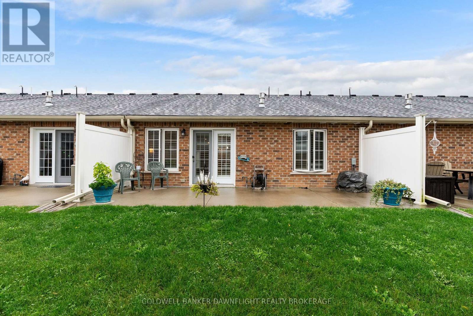 18 Devon Drive, South Huron (Exeter), ON - Outdoor