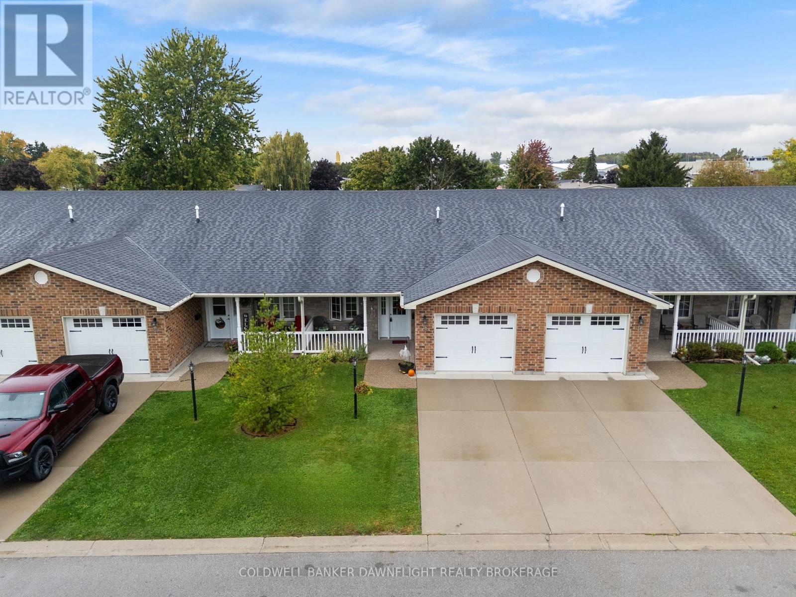 18 Devon Drive, South Huron (Exeter), ON - Outdoor With Facade