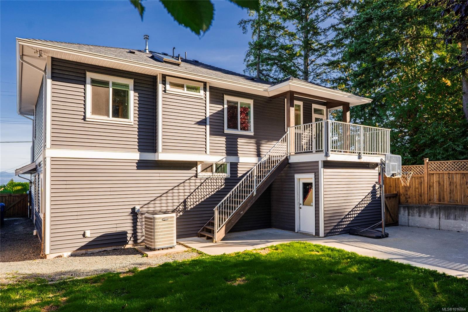 5791 Vanderneuk Rd, Nanaimo, BC