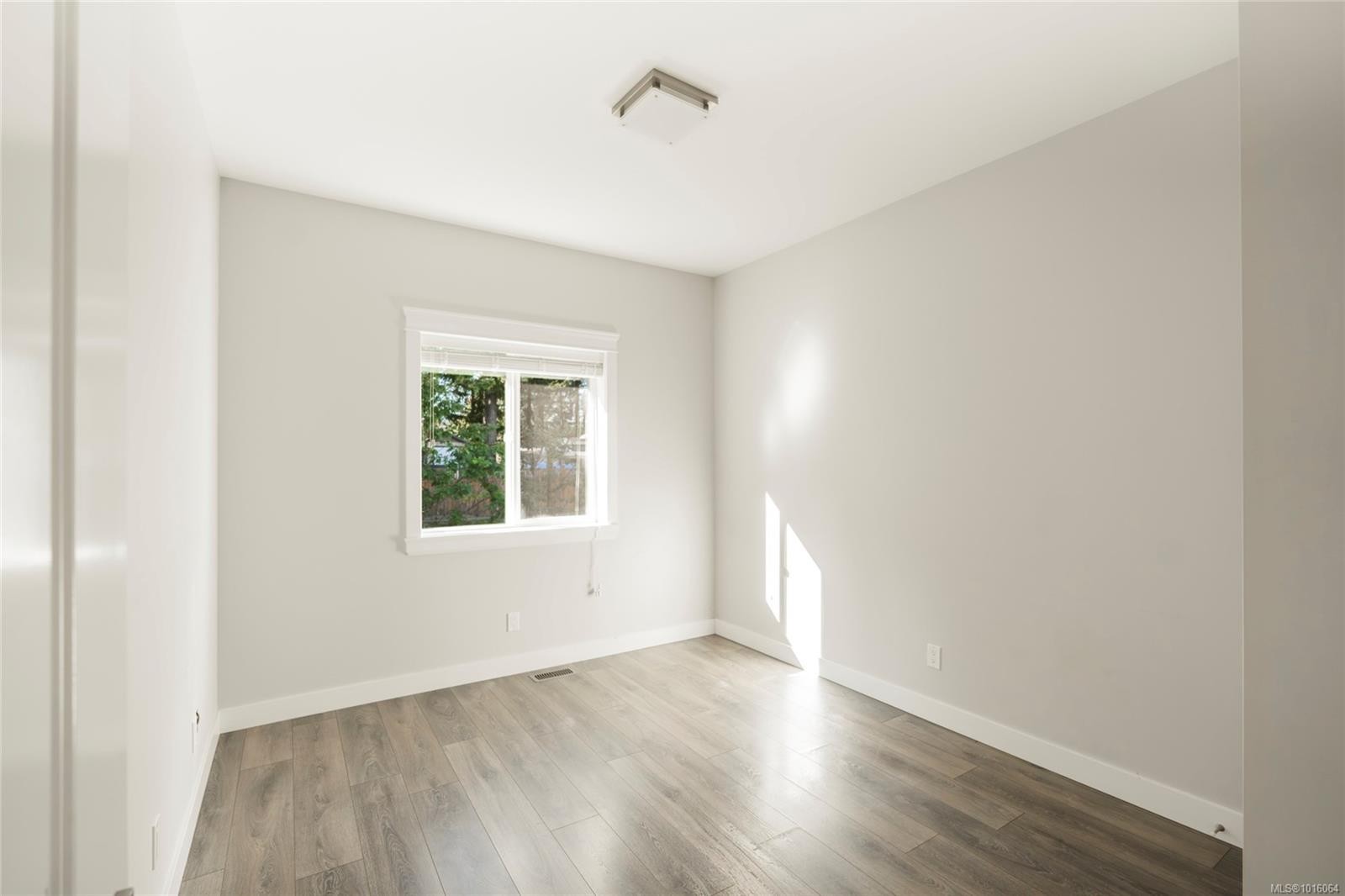 5791 Vanderneuk Rd, Nanaimo, BC