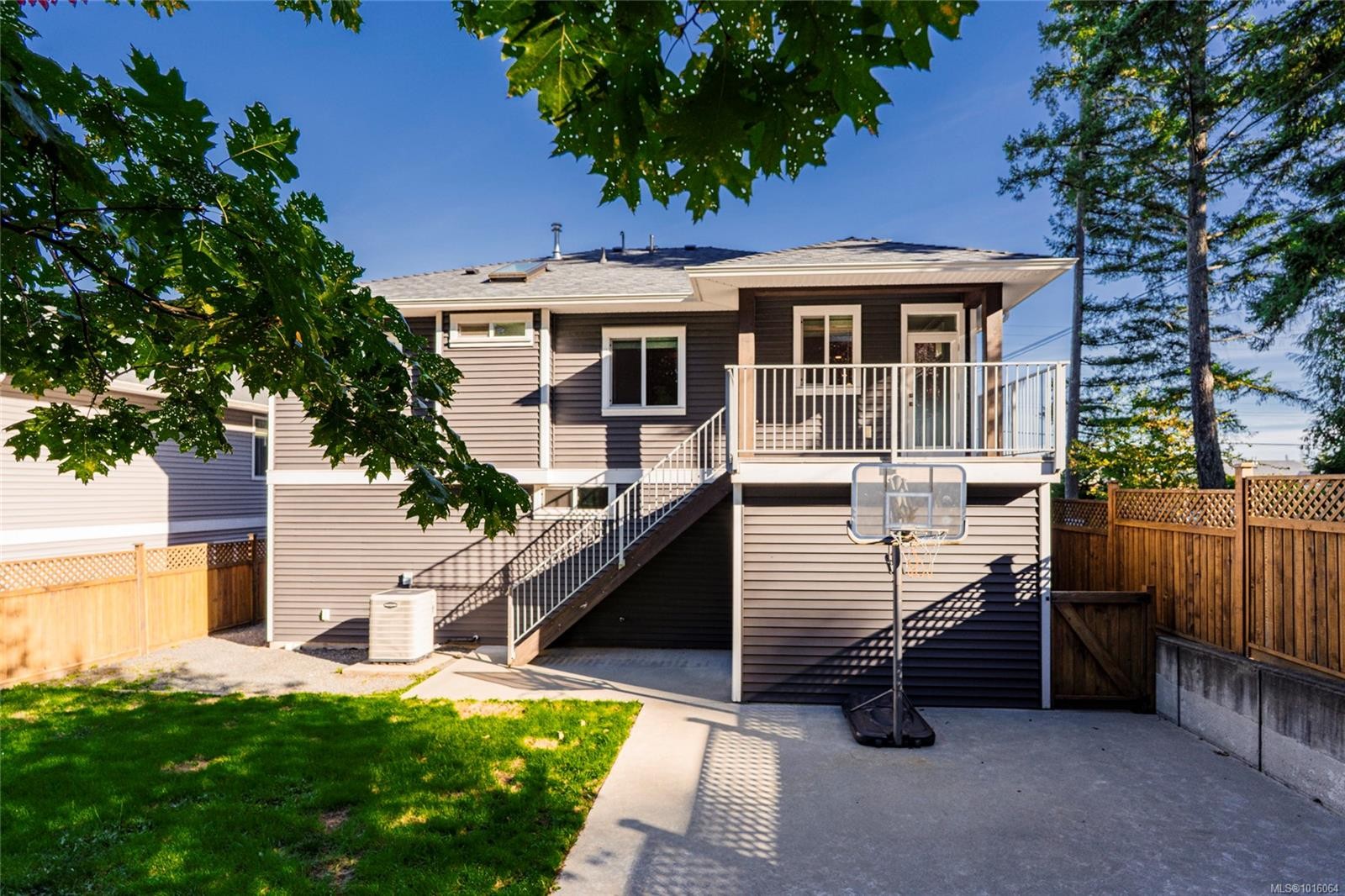 5791 Vanderneuk Rd, Nanaimo, BC