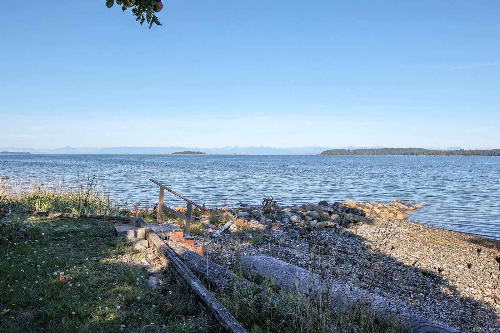 5650 Island Hwy South, Union Bay, BC