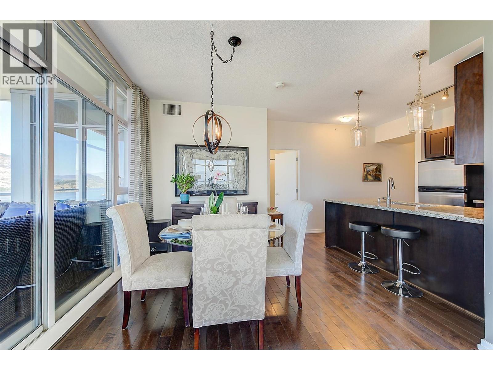 1075 Sunset Drive Unit# 2408, Kelowna, BC - Indoor Photo Showing Other Room