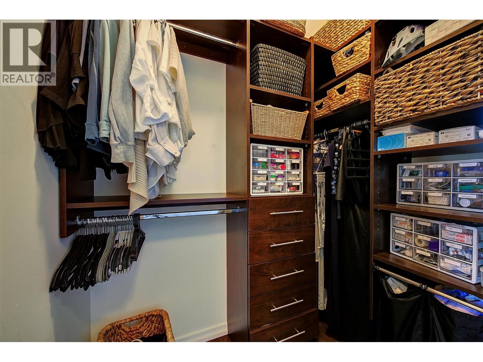 1075 Sunset Drive Unit# 2408, Kelowna, BC - Indoor