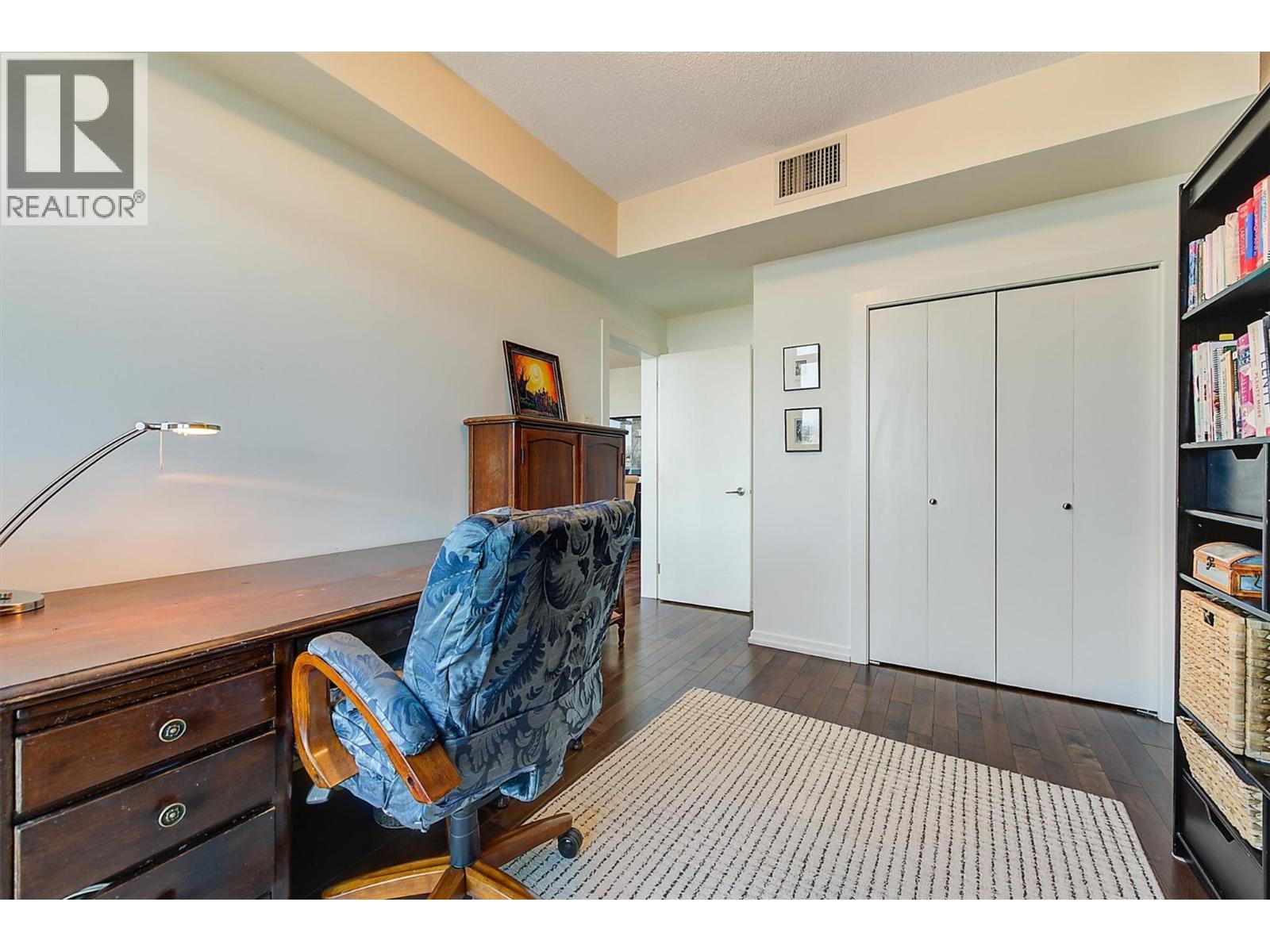 1075 Sunset Drive Unit# 2408, Kelowna, BC - Indoor