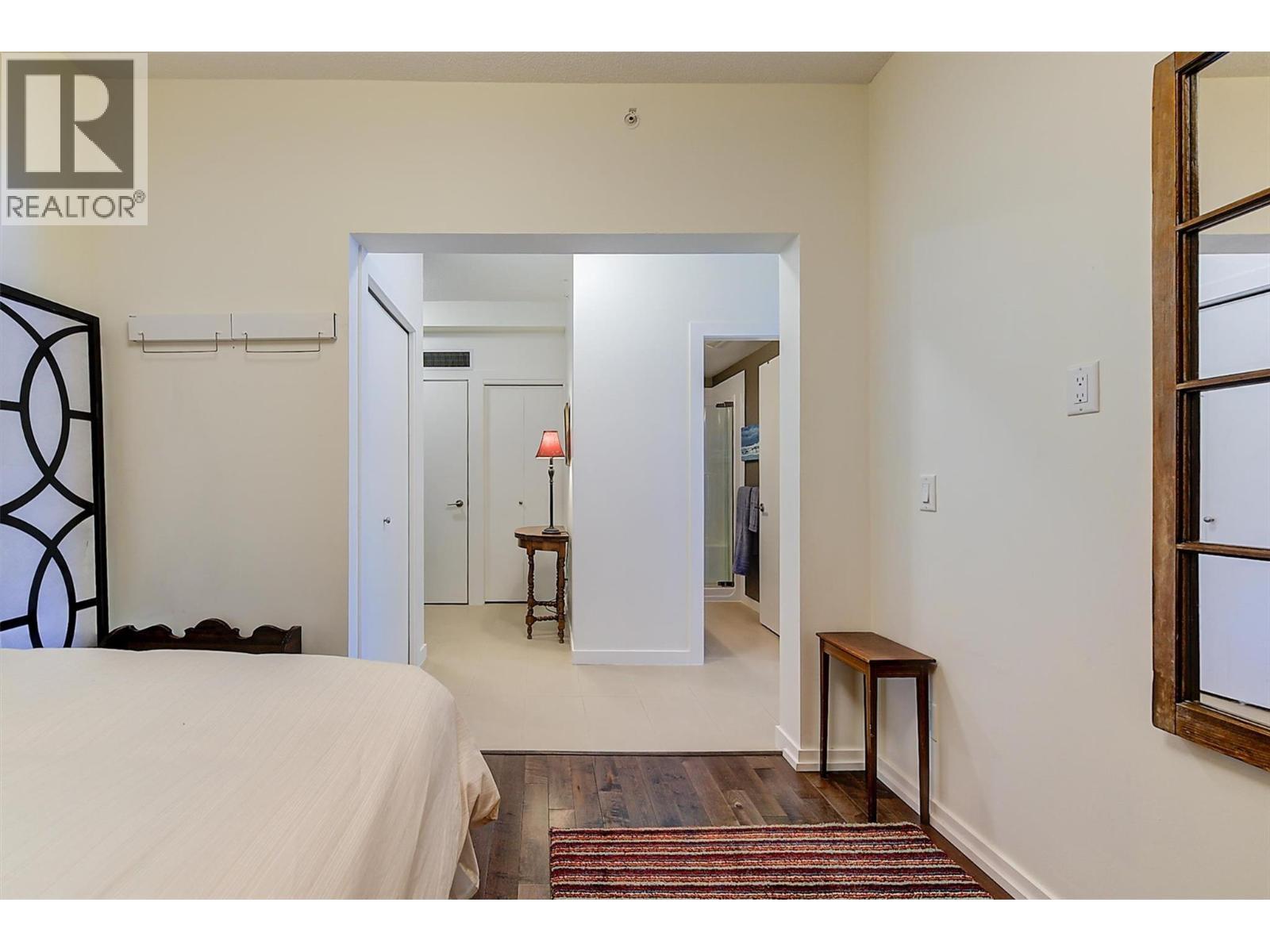 1075 Sunset Drive Unit# 2408, Kelowna, BC - Indoor Photo Showing Bedroom