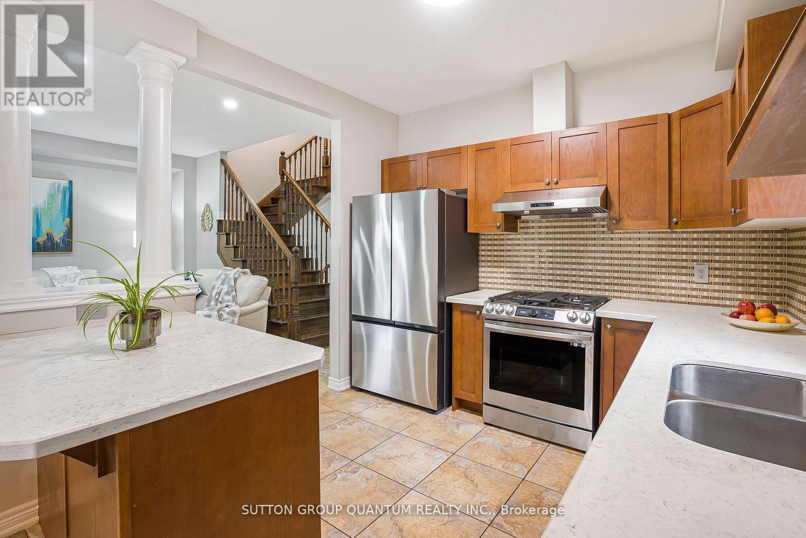 2467 Millstone Drive, Oakville, ON - Indoor Photo Showing Kitchen With Double Sink
