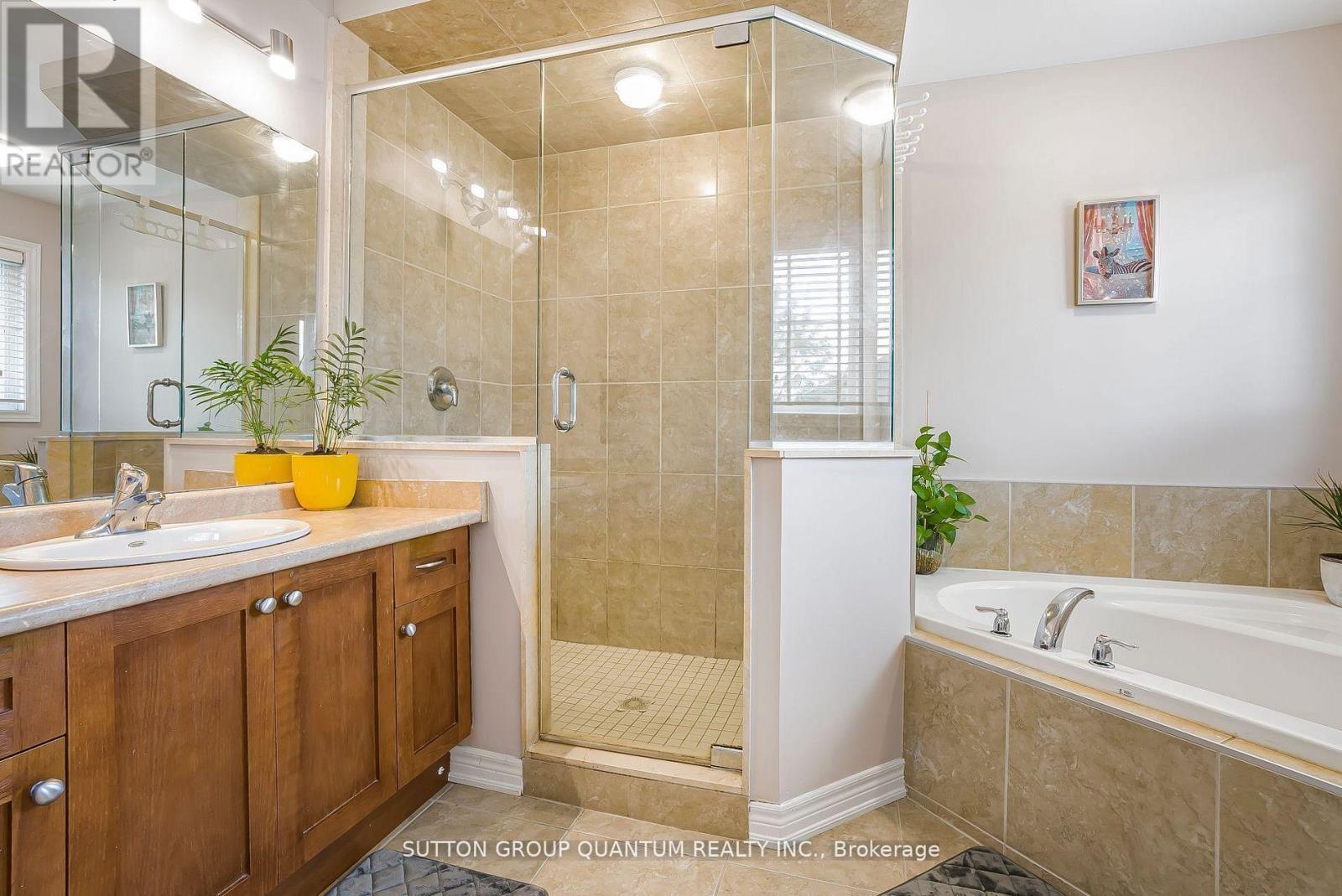 2467 Millstone Drive, Oakville, ON - Indoor Photo Showing Bathroom