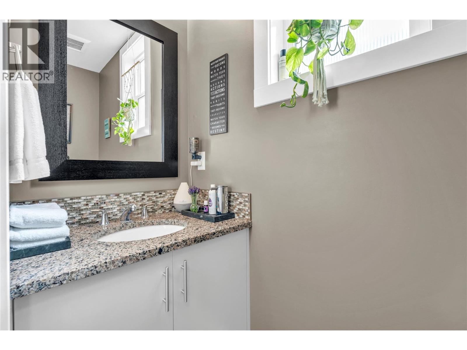 801 Ontario Street Unit# 104, Penticton, BC - Indoor Photo Showing Bathroom