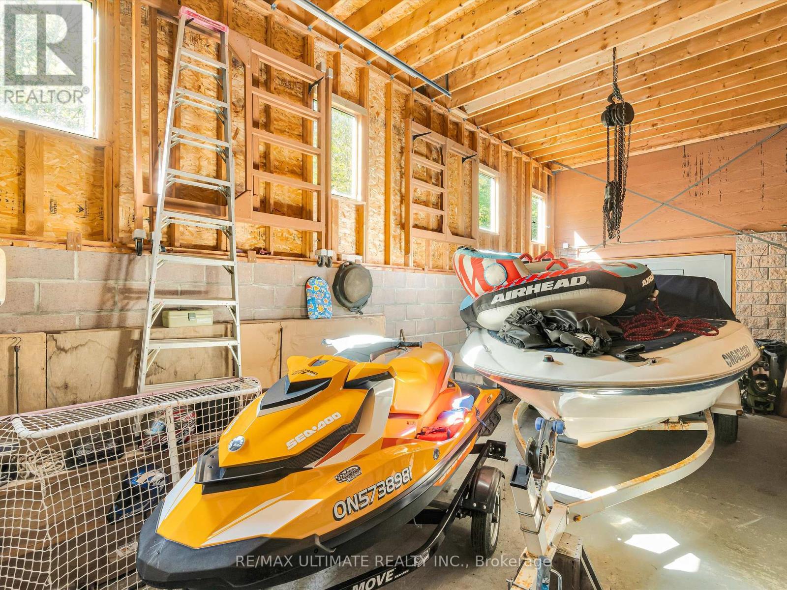 343 Sherwood Drive, Perry, ON - Indoor Photo Showing Other Room