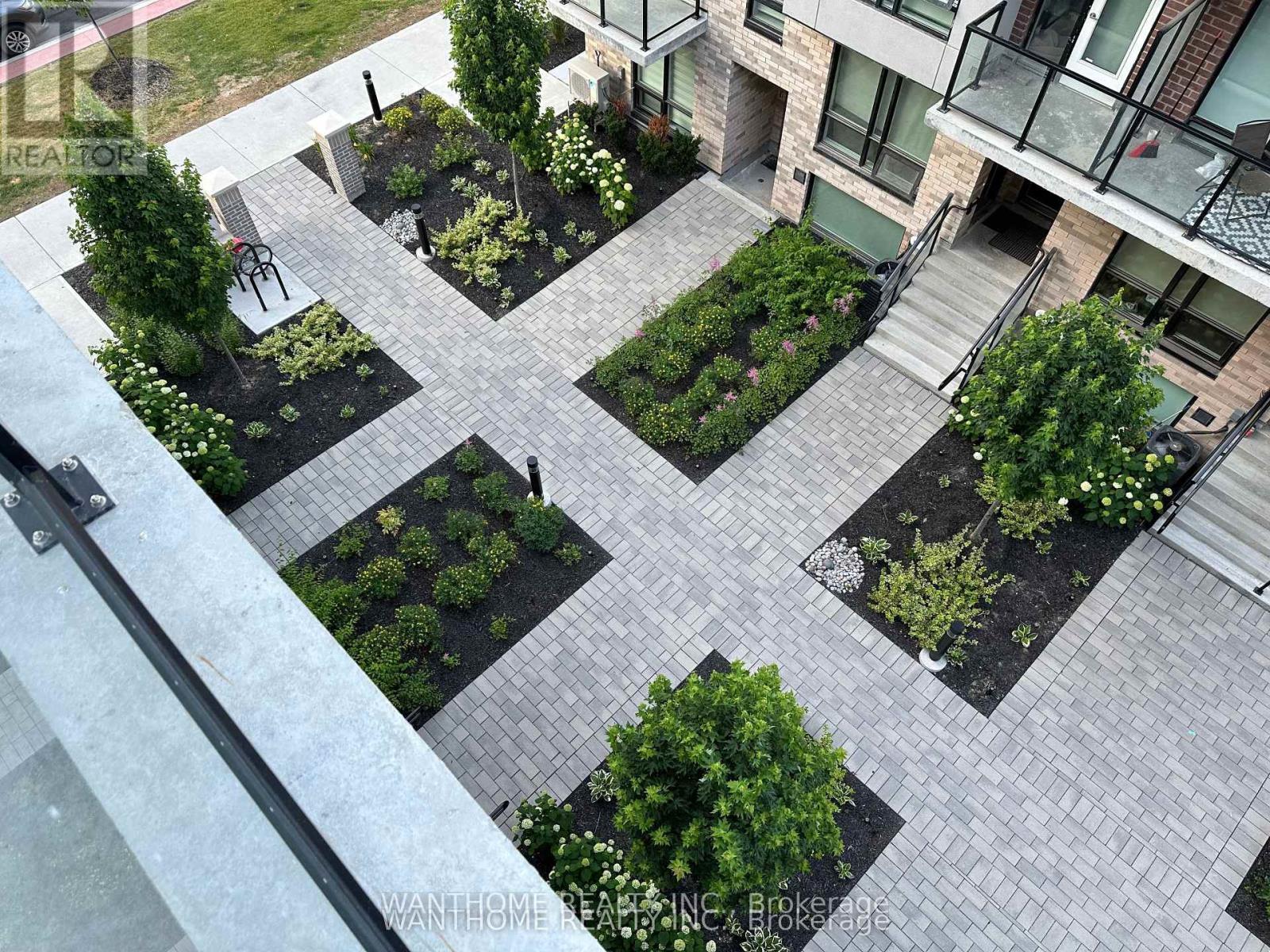 15 - 861 Sheppard Avenue W, Toronto, ON - Outdoor