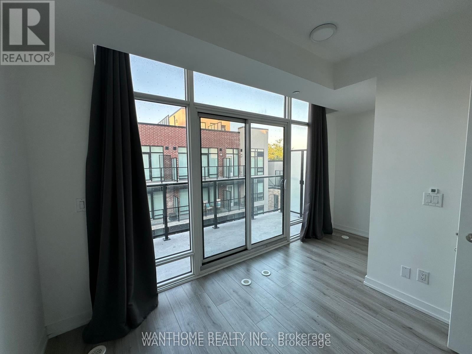 15 - 861 Sheppard Avenue W, Toronto, ON - Indoor Photo Showing Other Room