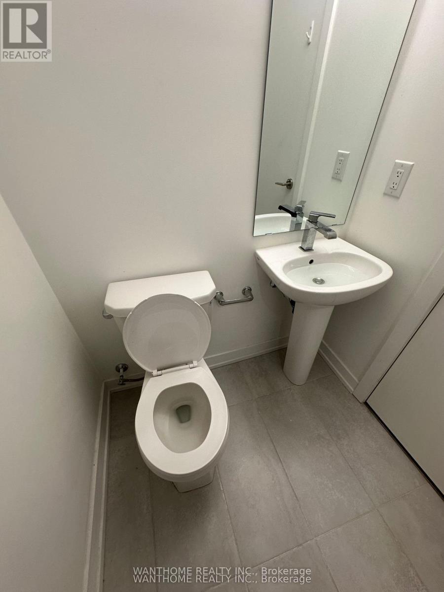 15 - 861 Sheppard Avenue W, Toronto, ON - Indoor Photo Showing Bathroom