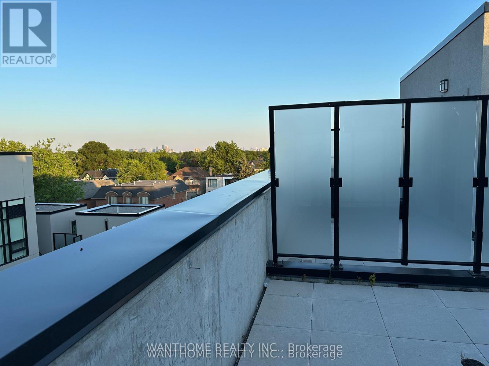 15 - 861 Sheppard Avenue W, Toronto, ON - Outdoor