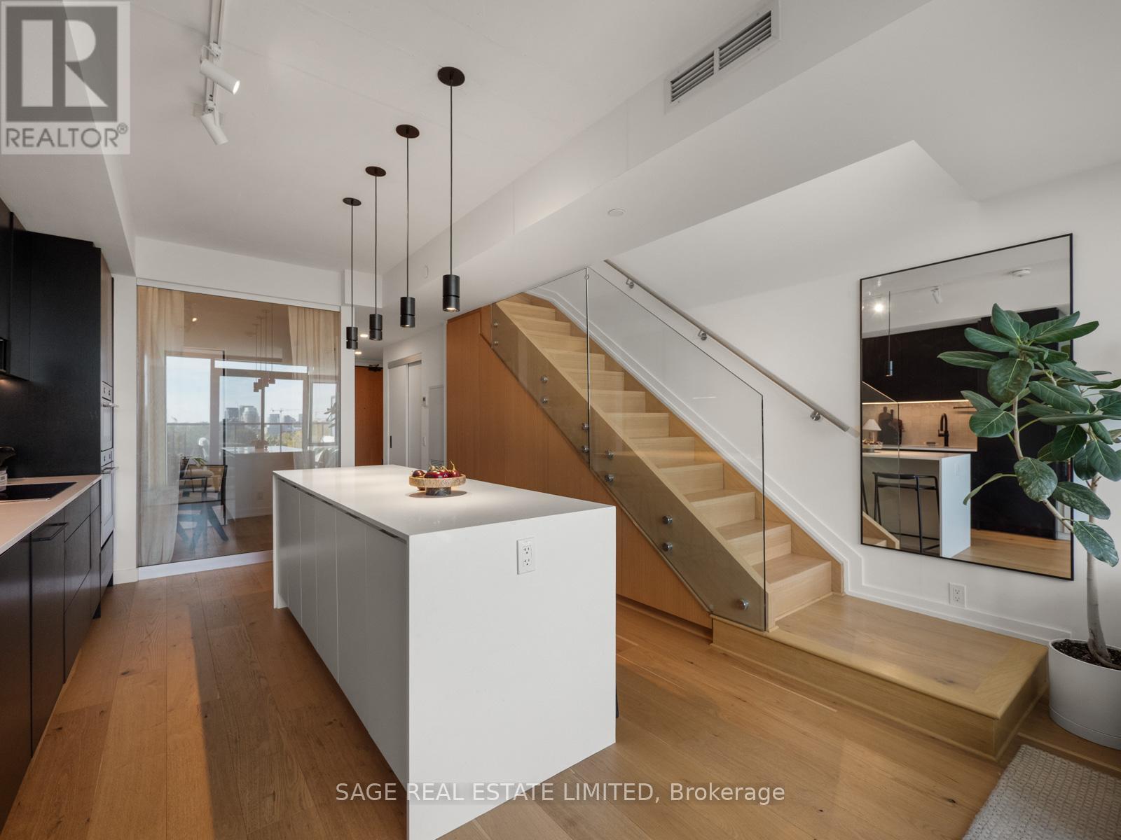 Ample storage - Ph 621 - 899 College Street W, Toronto, ON - Indoor Photo Showing Kitchen