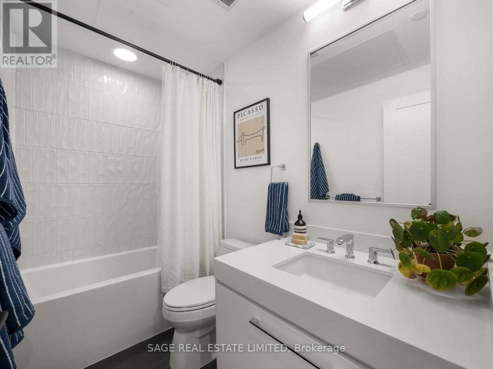 Second Bathroom - Ph 621 - 899 College Street W, Toronto, ON - Indoor Photo Showing Bathroom