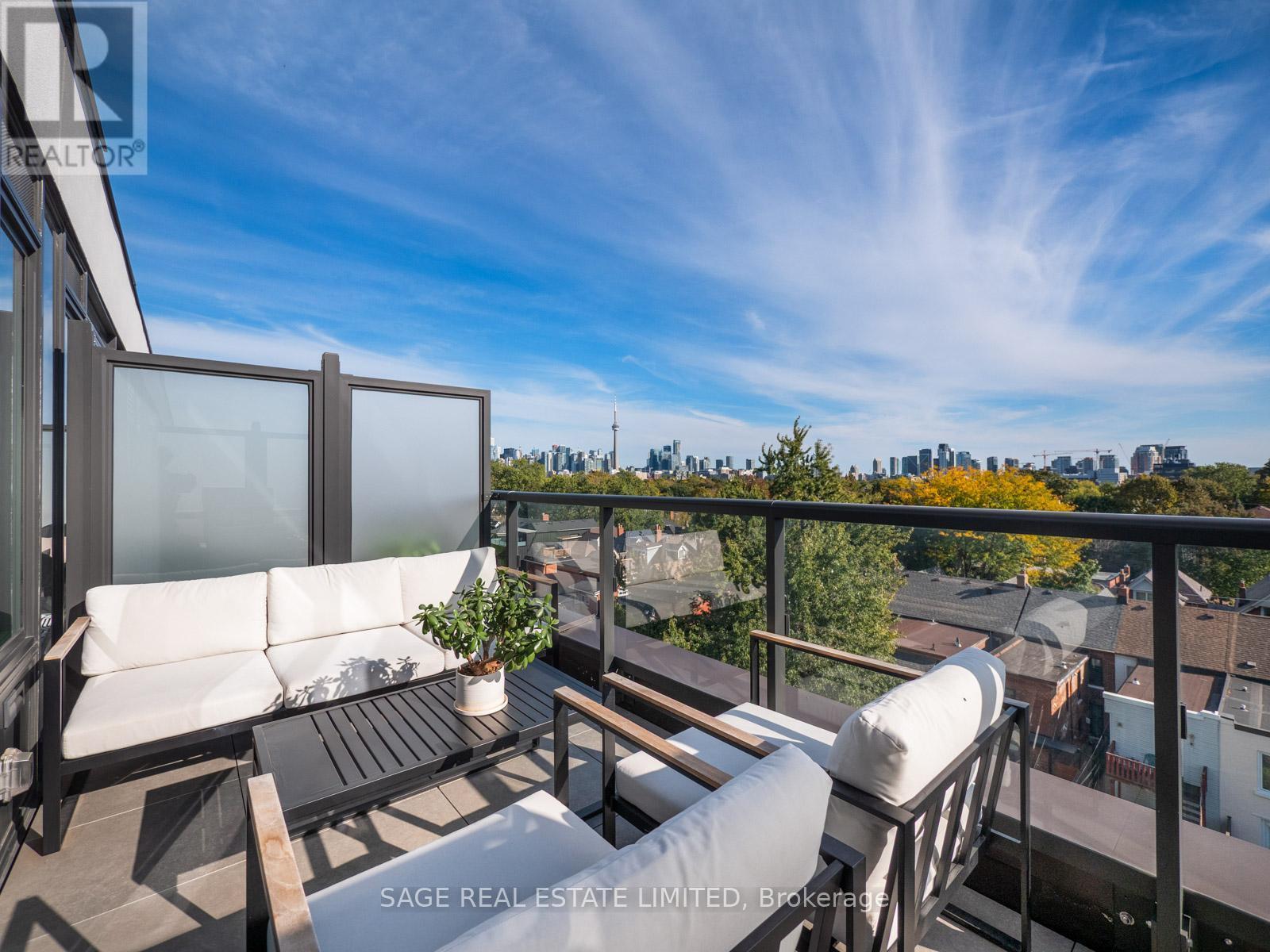 Above the treeline - Ph 621 - 899 College Street W, Toronto, ON - Outdoor With Exterior