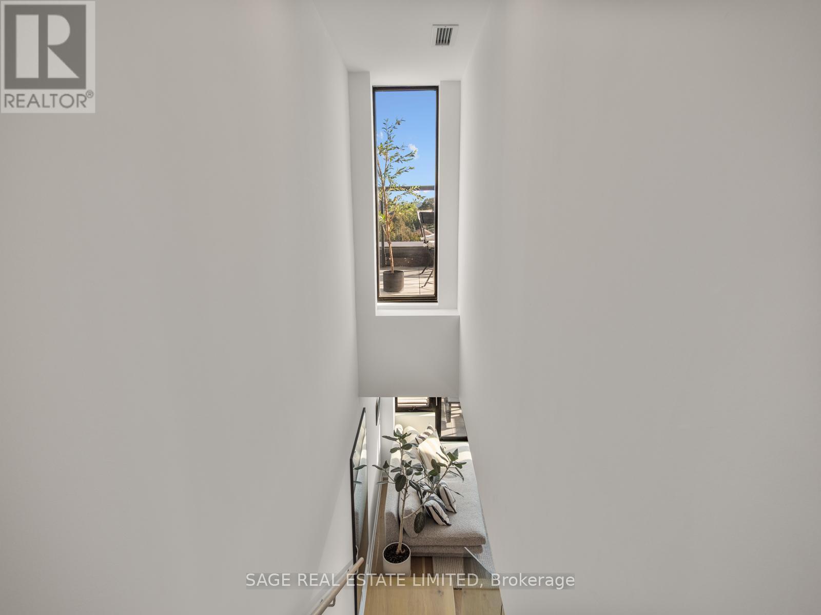 Skylight - Ph 621 - 899 College Street W, Toronto, ON - Photo Showing Other Room