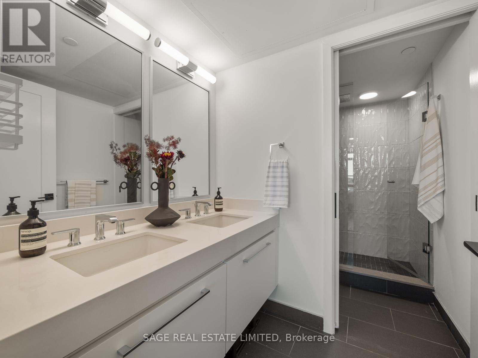 Ensuite bathroom - Ph 621 - 899 College Street W, Toronto, ON - Indoor Photo Showing Bathroom