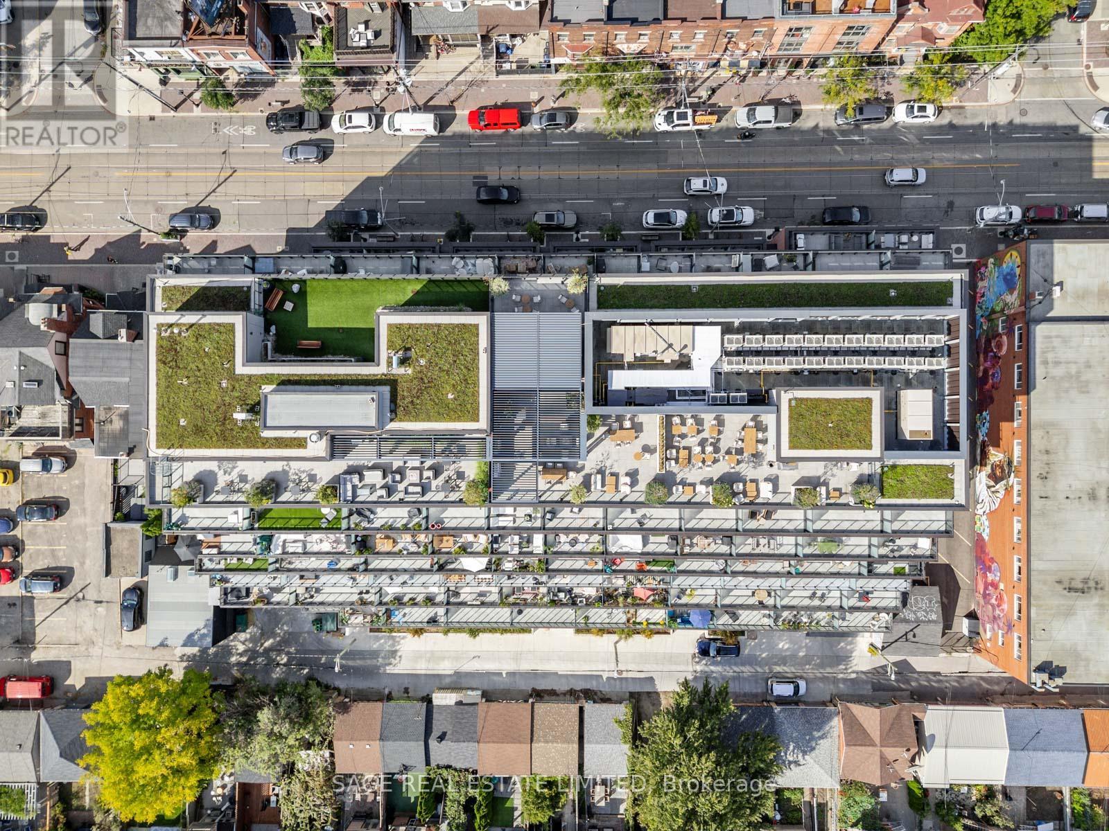 Roof top - Ph 621 - 899 College Street W, Toronto, ON - With View