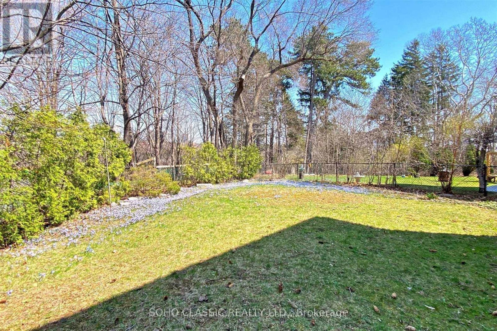 Bsmt - 29 Bayhampton Court, Toronto, ON - Outdoor