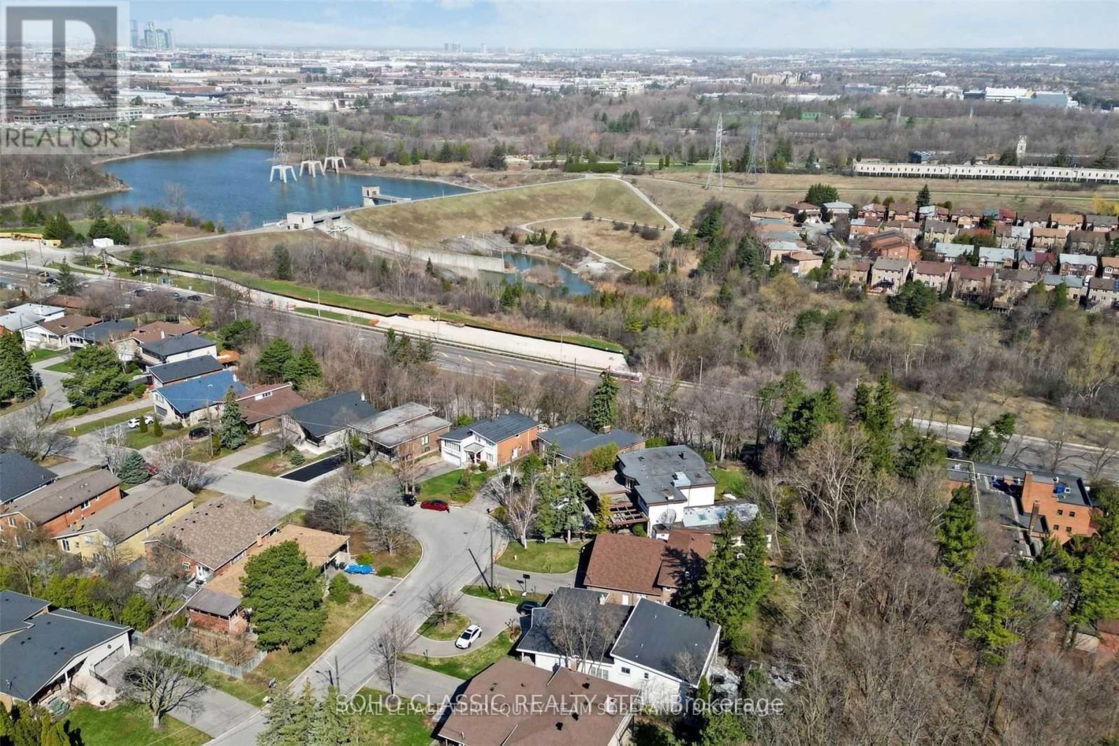 Bsmt - 29 Bayhampton Court, Toronto, ON - Outdoor With View
