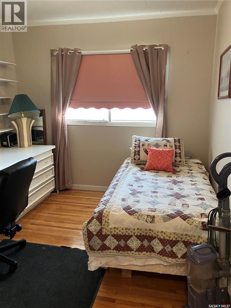 113 4Th Avenue Sw, Ituna, SK - Indoor Photo Showing Bedroom