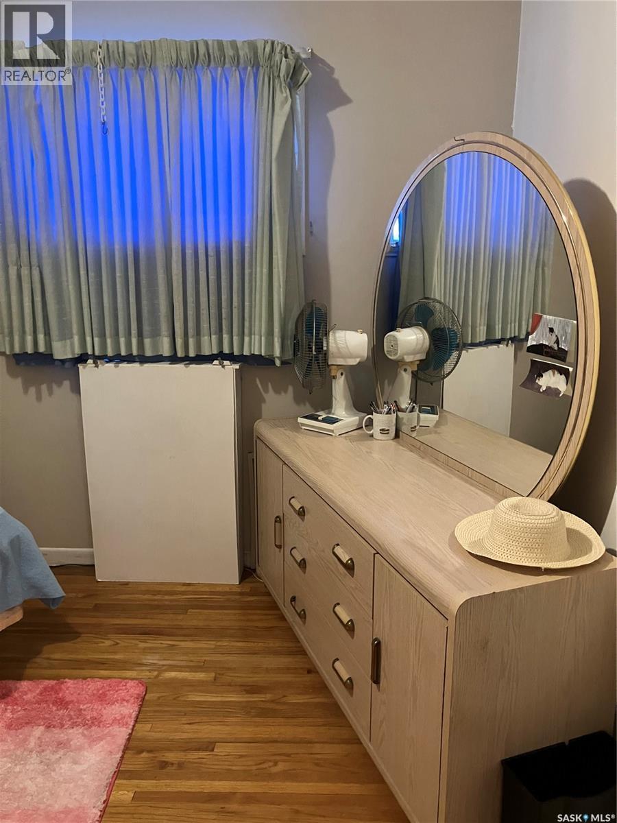 113 4Th Avenue Sw, Ituna, SK - Indoor